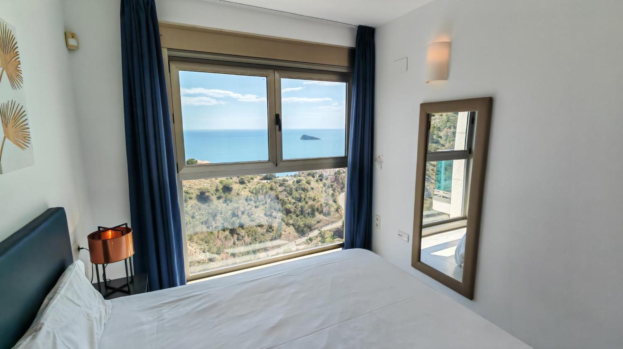 Benidorm High Rise Apartments - Sea Views - Torre Lugano Exteriör bild